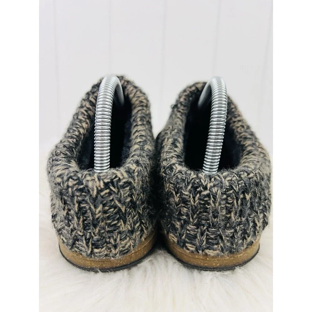 Clarks Black Suede Sweater Clogs Comfort Slippers Knit Collar Button Accent 9M